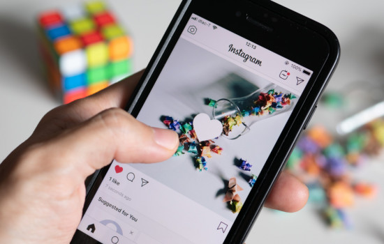 iOS 14 показал, что Instagram подсматривает за пользователями через камеру смартфона