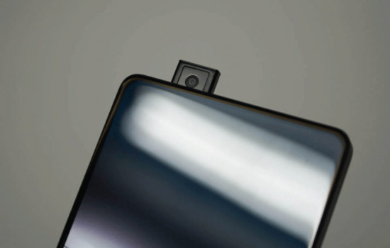 OnePlus 7 получит выдвижную камеру и безрамочный дисплей