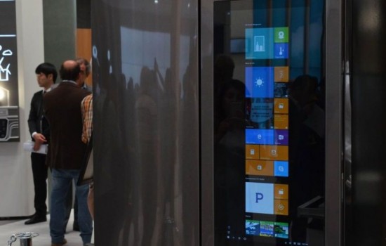 LG продемонстрировал умный холодильник с Windows 10