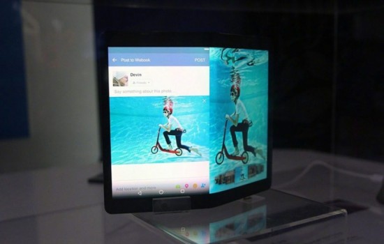 Lenovo показал гибкий смартфон-планшет