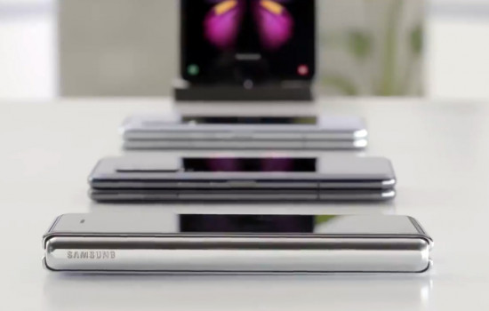 Samsung хочет помочь Apple и Google выпустить гибкие смартфоны 