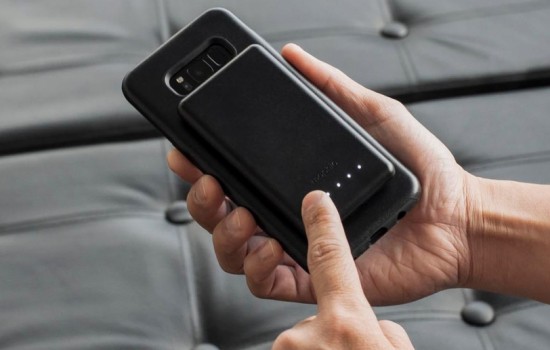 Батарея Mophie позволяет заряжать смартфон без проводов
