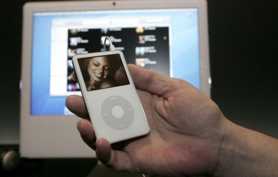 Устройство, изменившее мир: iPod исполнилось 15 лет