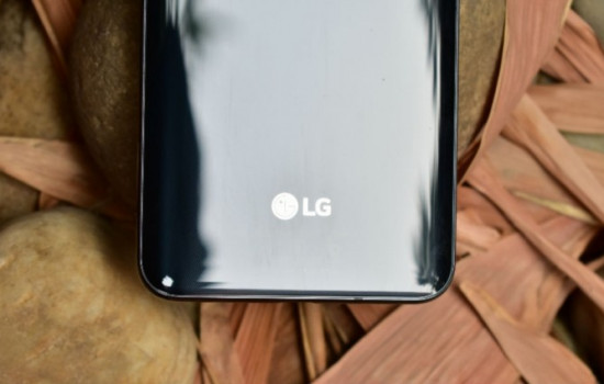 LG V40 ThinQ с пятью камерами выйдет в октябре