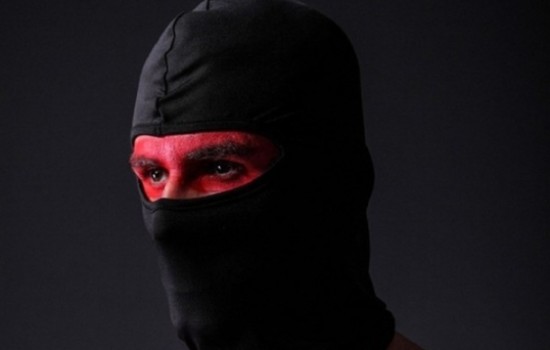 В продаже появились маски для защиты iPhone X